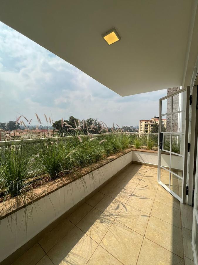 3 Bed Apartment with En Suite in Lavington - 4