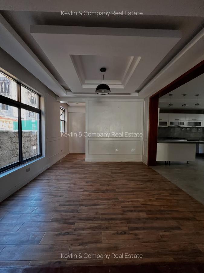 5 Bed Townhouse with En Suite in Lavington - 18