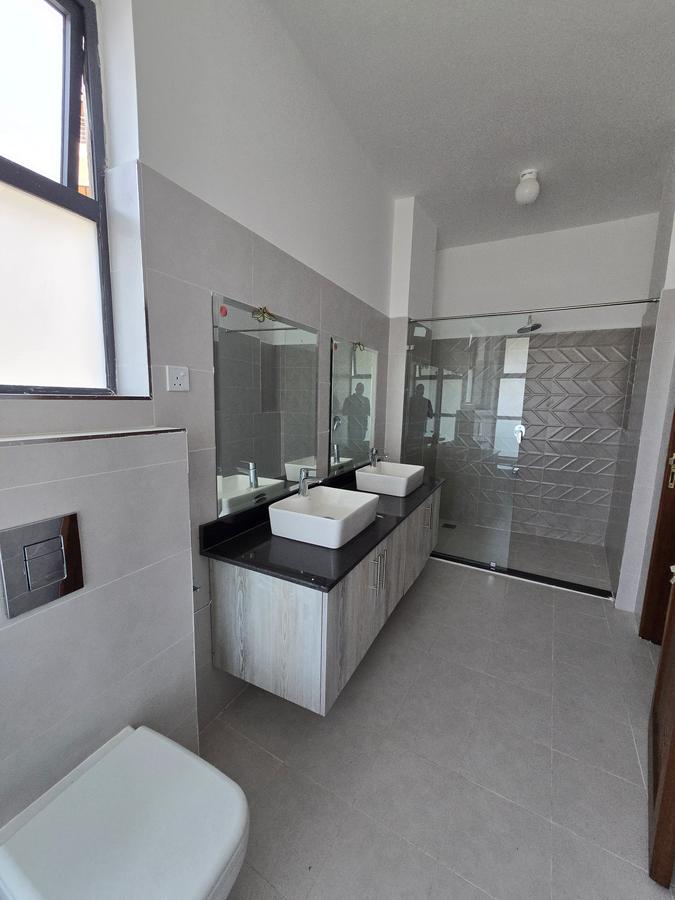 3 Bed Apartment with En Suite in Nyali Area - 11