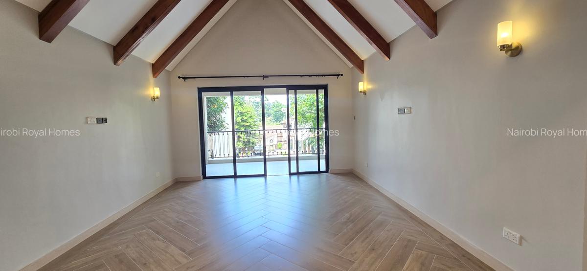 5 Bed Townhouse with En Suite at Lavington Green - 9