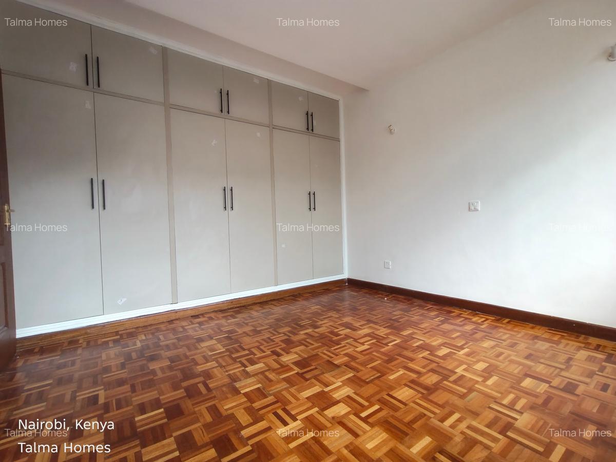 4 Bed Townhouse with En Suite at Lavington - 7