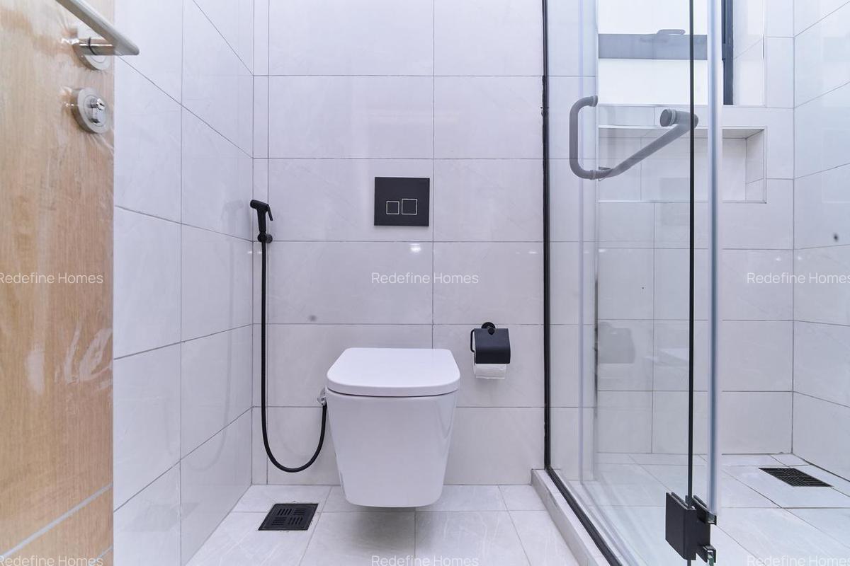 3 Bed Apartment with En Suite in Brookside - 10