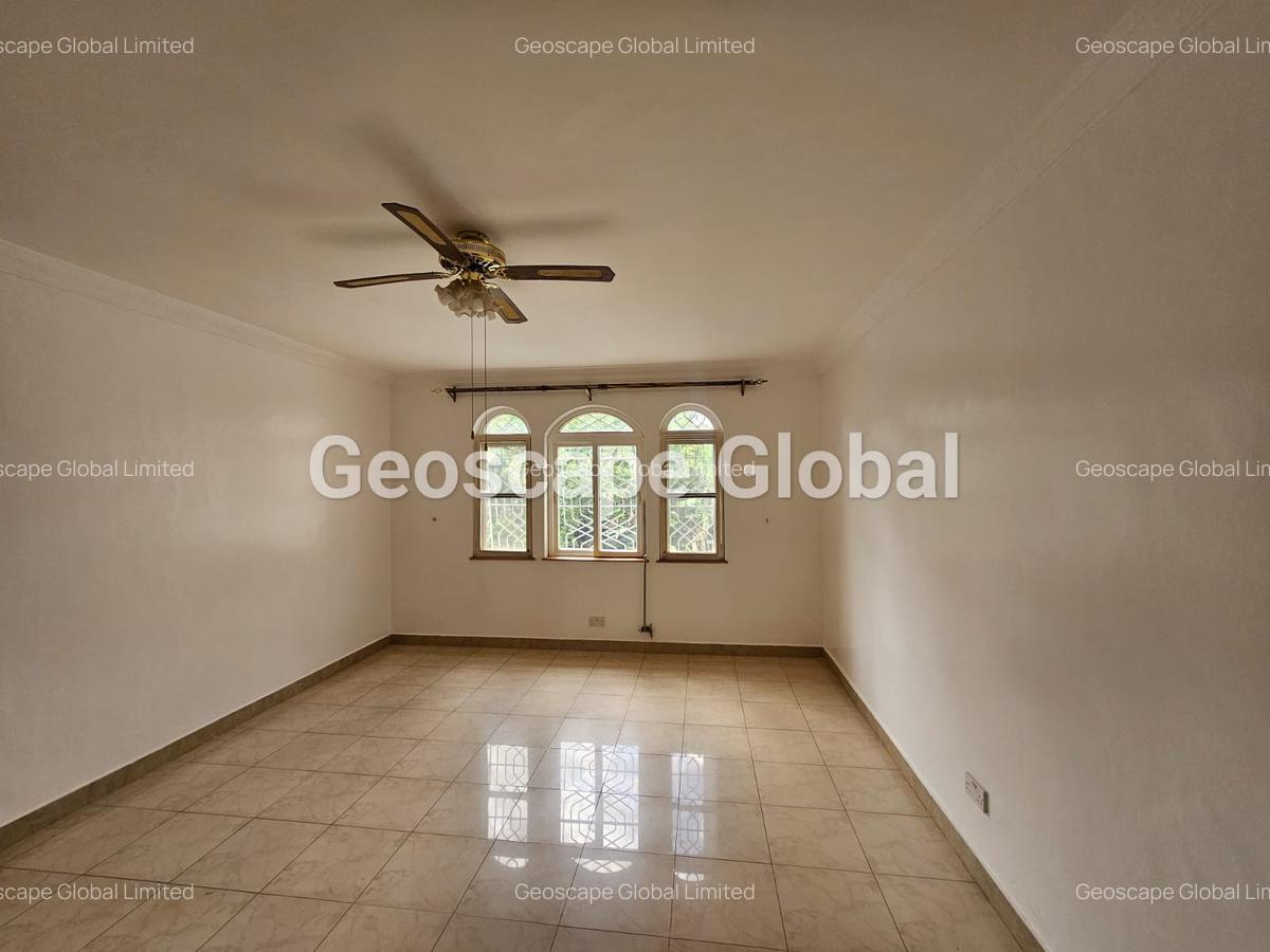 5 Bed House with En Suite in Runda - 8