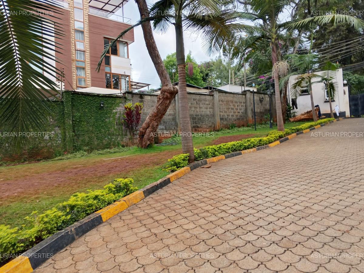 4 Bed Townhouse with En Suite in Lavington - 7