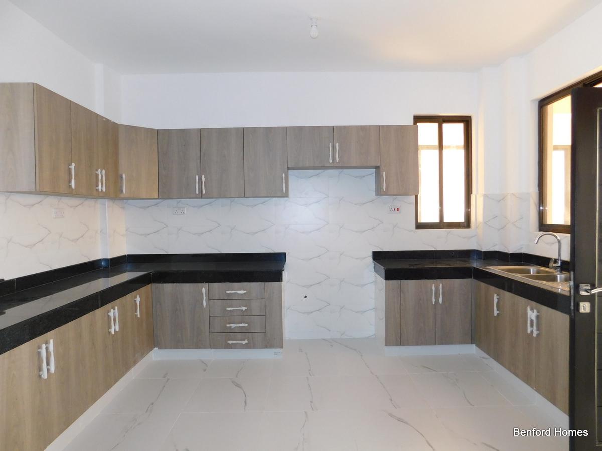 4 Bed Apartment with En Suite in Nyali Area - 17