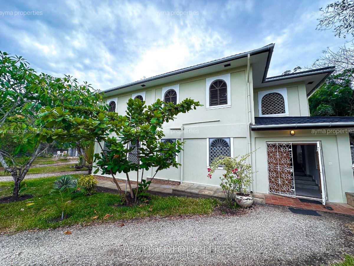 5 Bed House with En Suite at Diani Beach Road - 1