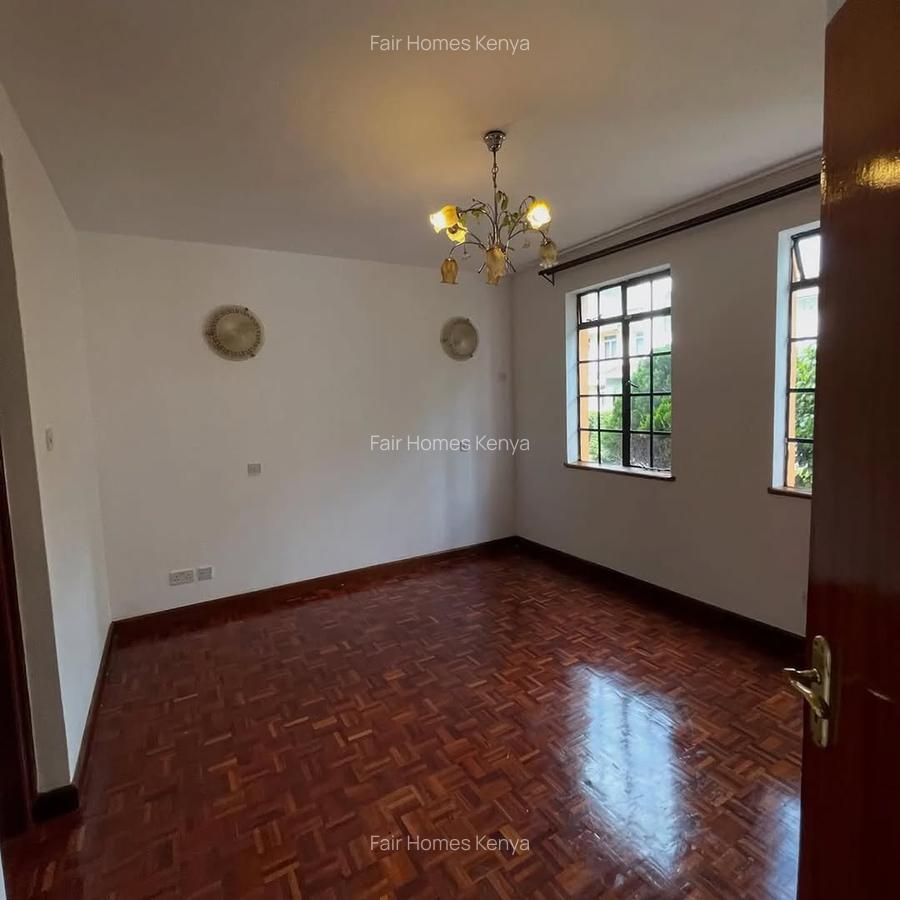 5 Bed Townhouse with En Suite at Lavington Green - 8