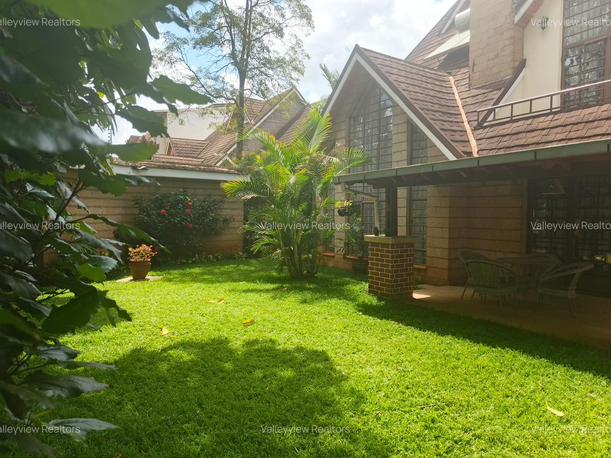 5 Bed Townhouse with En Suite at Lavington - 5