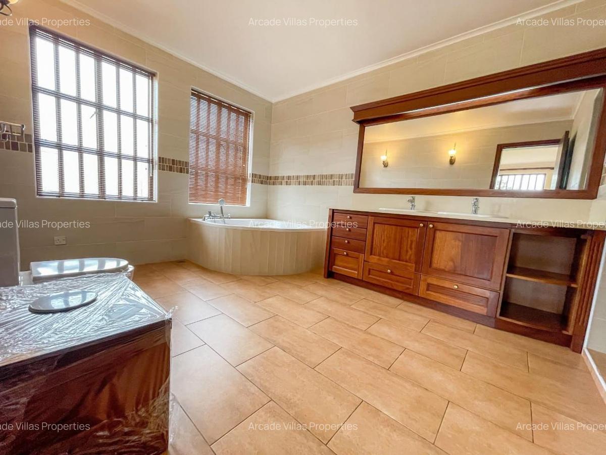 5 Bed Villa with En Suite in Thigiri - 12