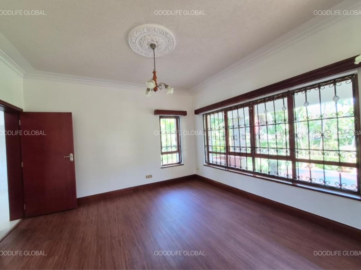 5 Bed House with En Suite at Runda - 12