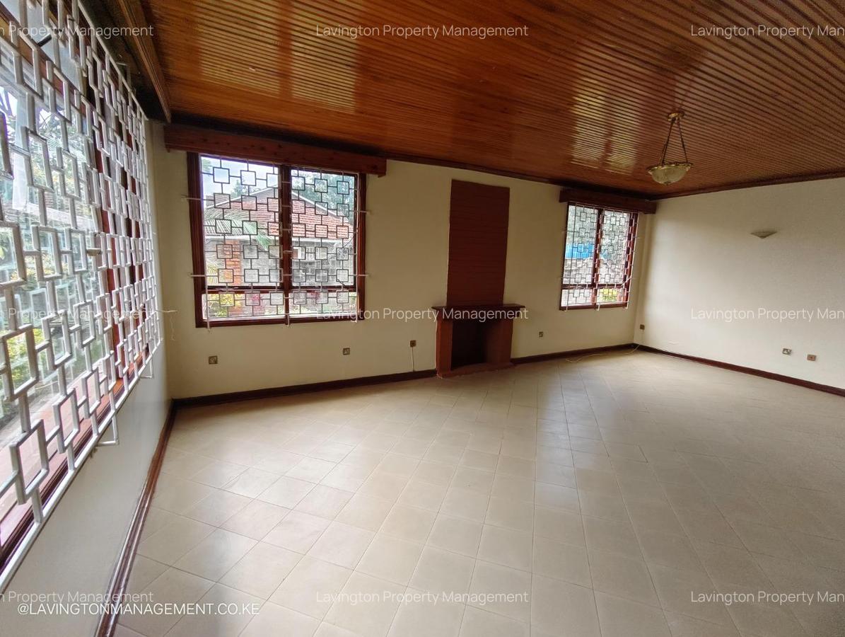 5 Bed House with En Suite at Lavington Green - 6