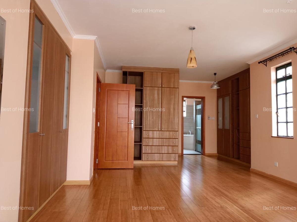 3 Bed Apartment with En Suite in Lavington - 7