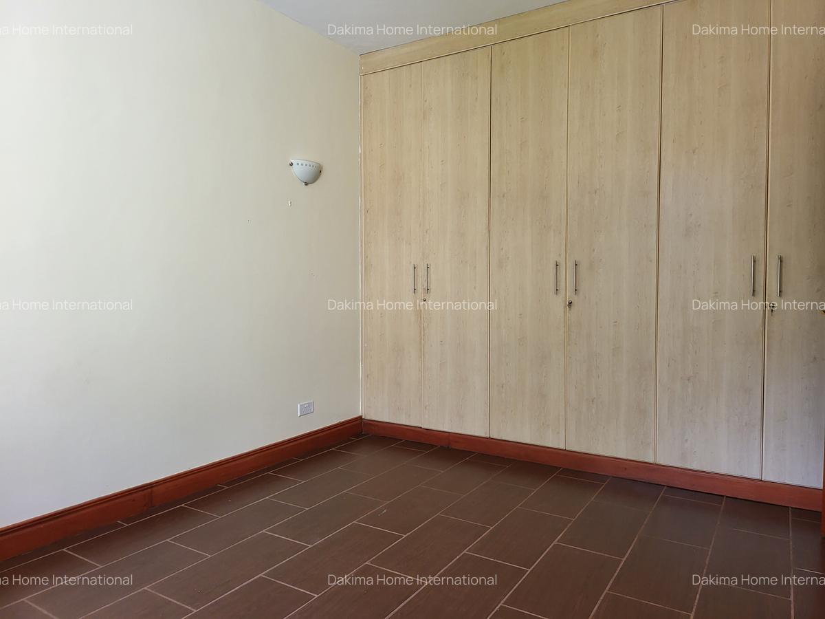 4 Bed House with En Suite in Runda - 8