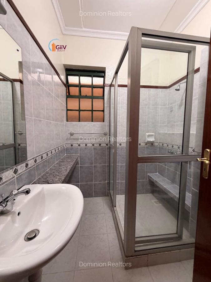 4 Bed Townhouse with En Suite in Westlands Area - 10