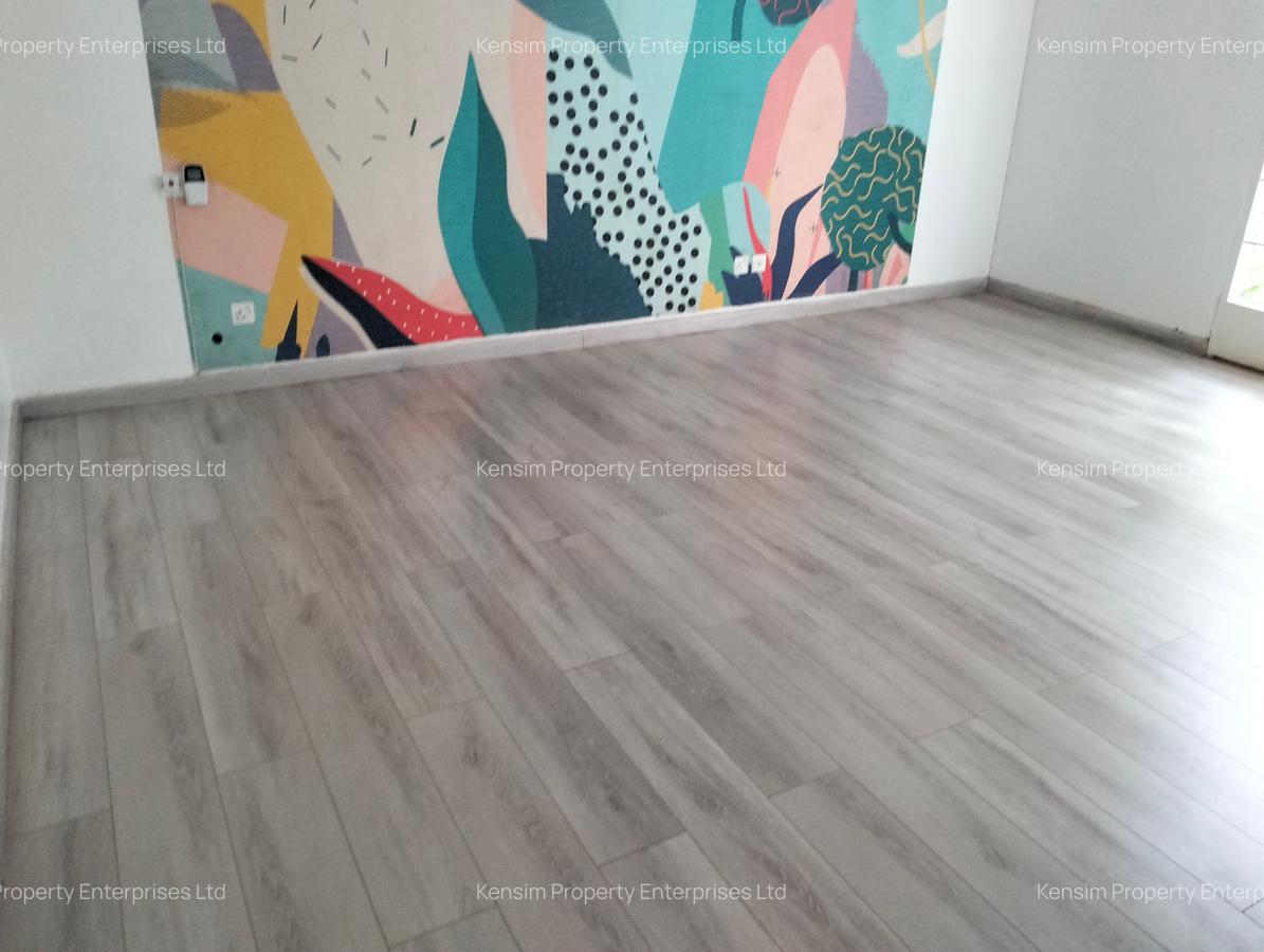 4 Bed House with En Suite in Lavington - 19