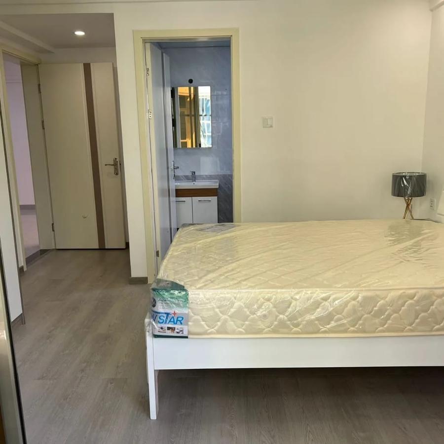 1 Bed Apartment with En Suite at Wood Avenue - 2