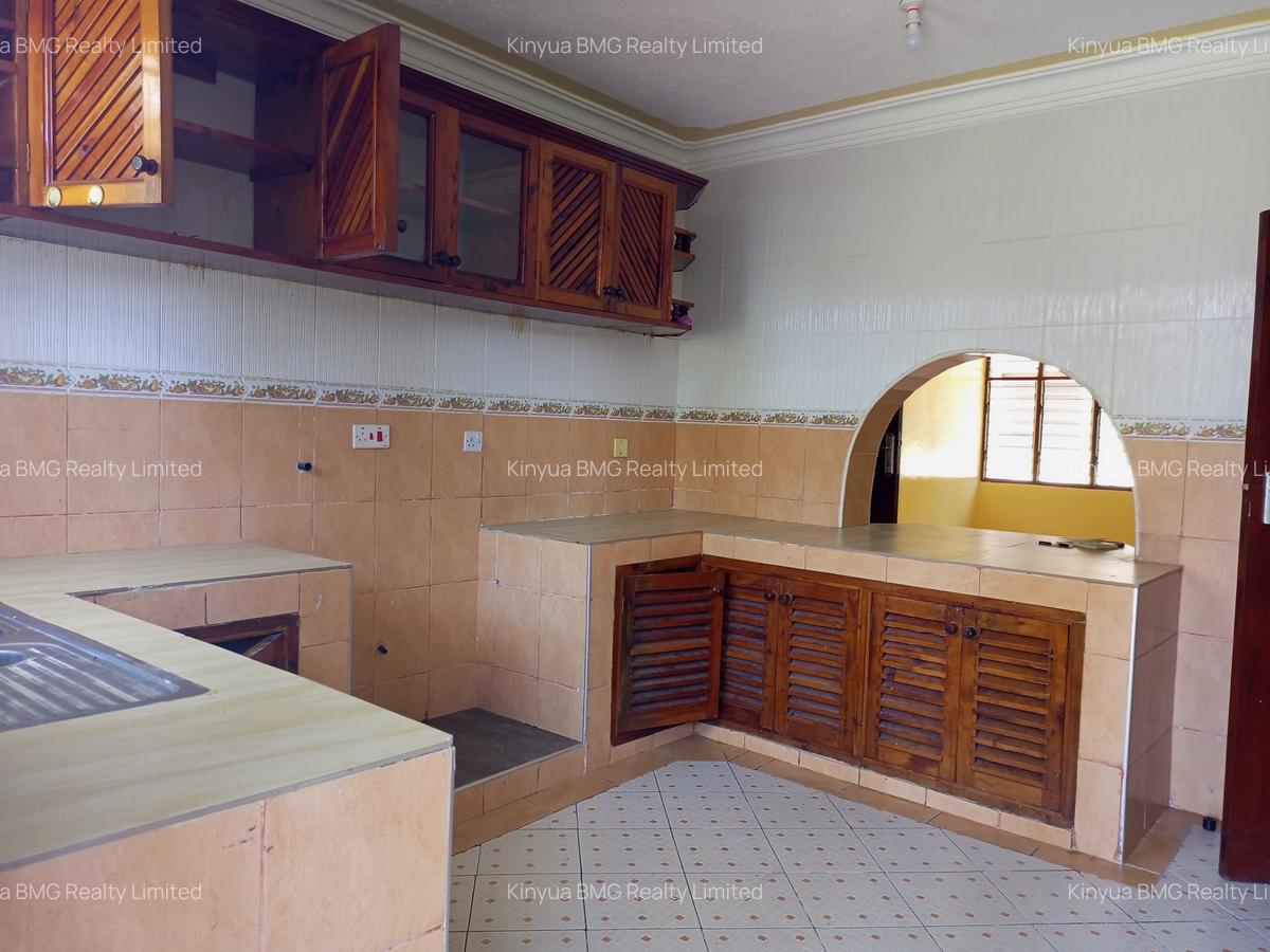 3 Bed Apartment with Borehole at Customs - 2