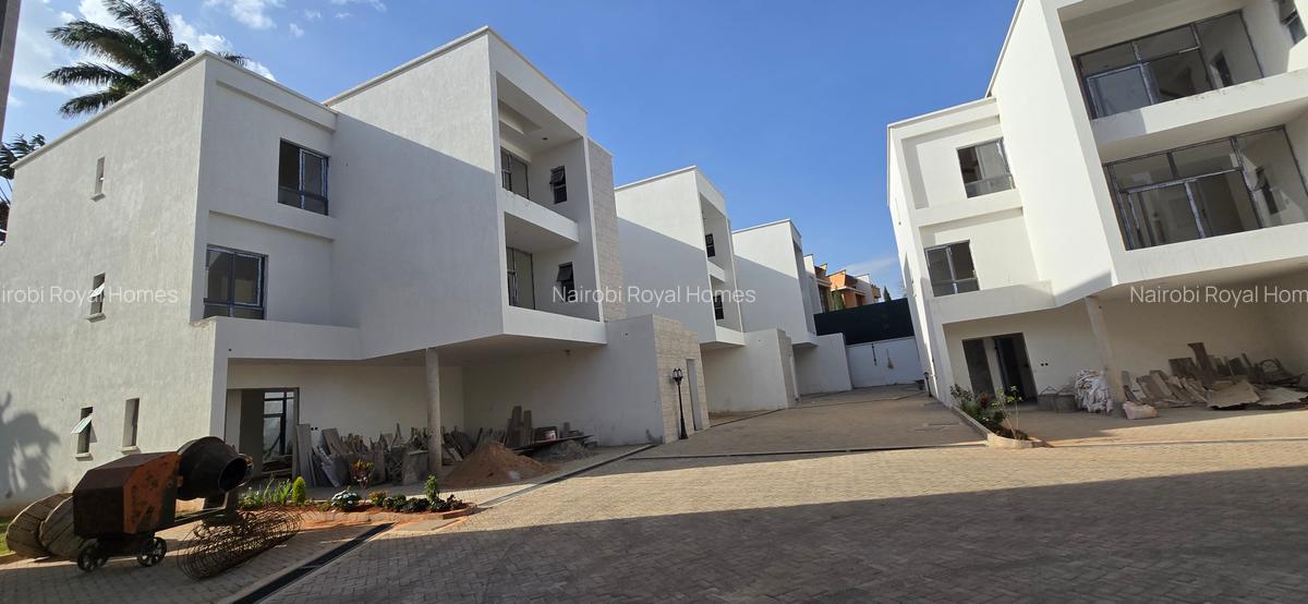 5 Bed Townhouse with En Suite at Lavington Green - 11