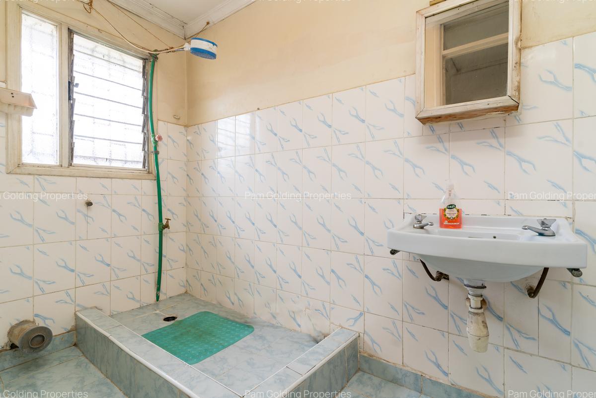 4 Bed Townhouse with Staff Quarters at Muhoho Avenue - 9