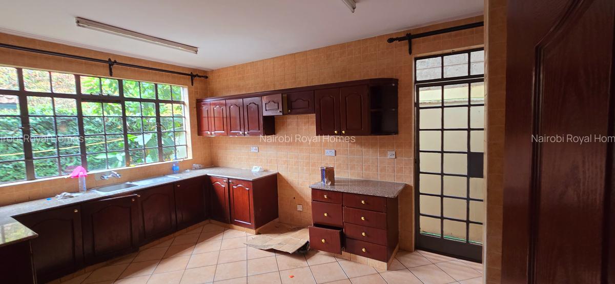 4 Bed Townhouse with En Suite at Lavington Green - 4