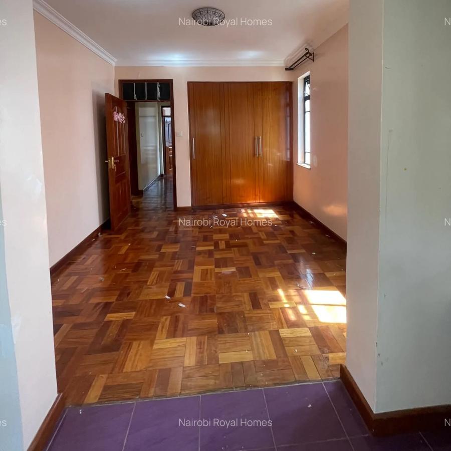 5 Bed Townhouse with En Suite at Lavington Green - 9