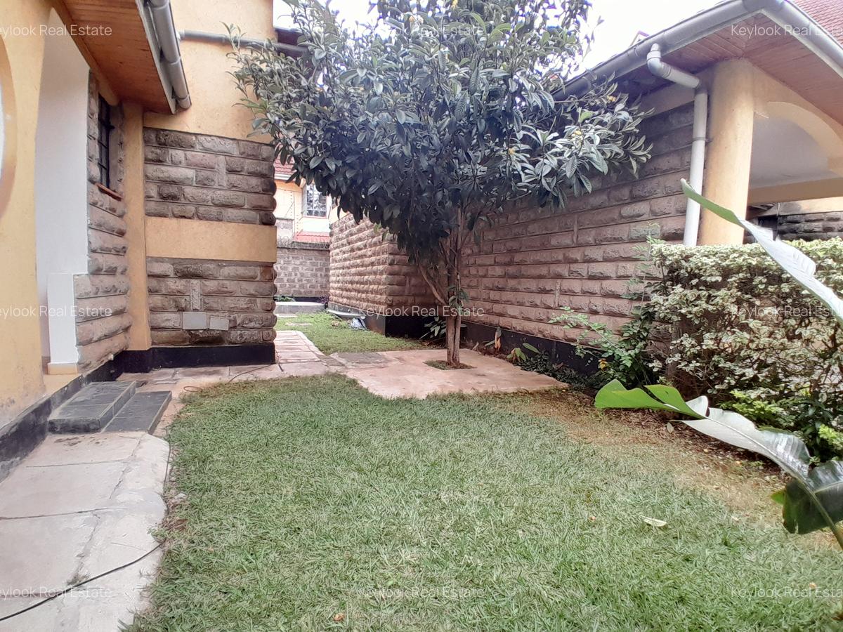 5 Bed Townhouse with En Suite at Lavington - 5