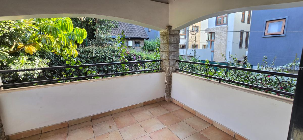 5 Bed Townhouse with En Suite at Lavington Green - 13