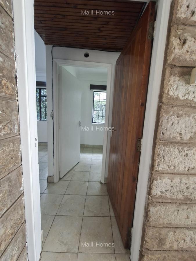 Bedsitter in Kileleshwa - 9