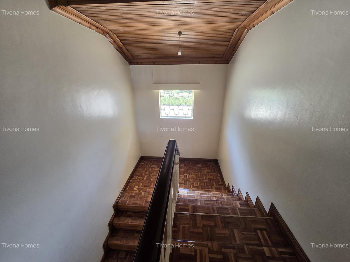 4 Bed House with En Suite in Runda - 11