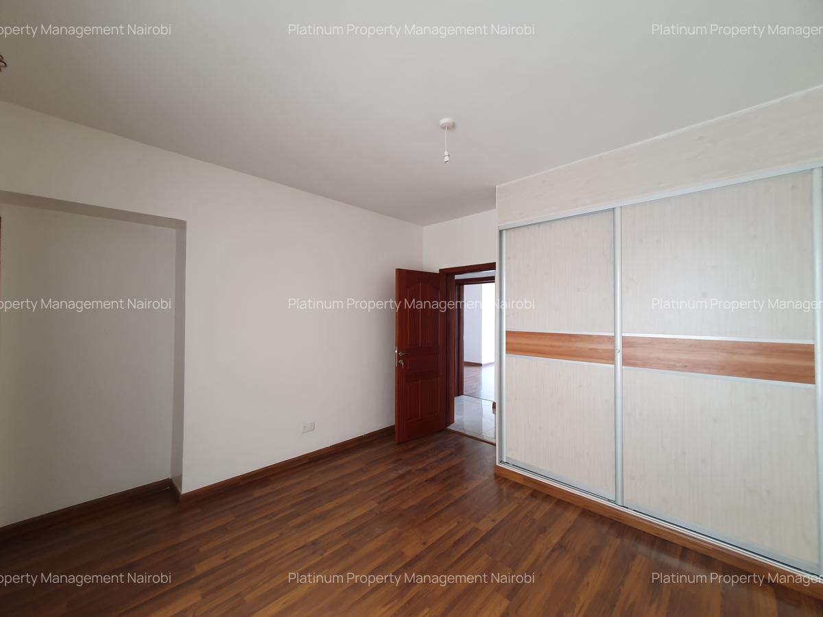 4 Bed Apartment with En Suite at Githuri Rd - 10