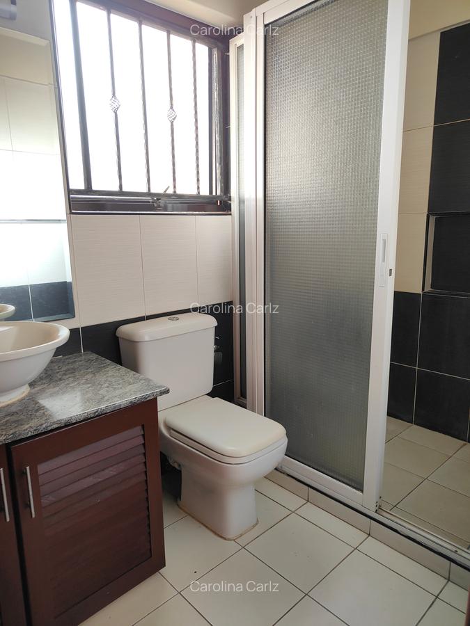 4 Bed Apartment with En Suite at Brookside Drive - 17