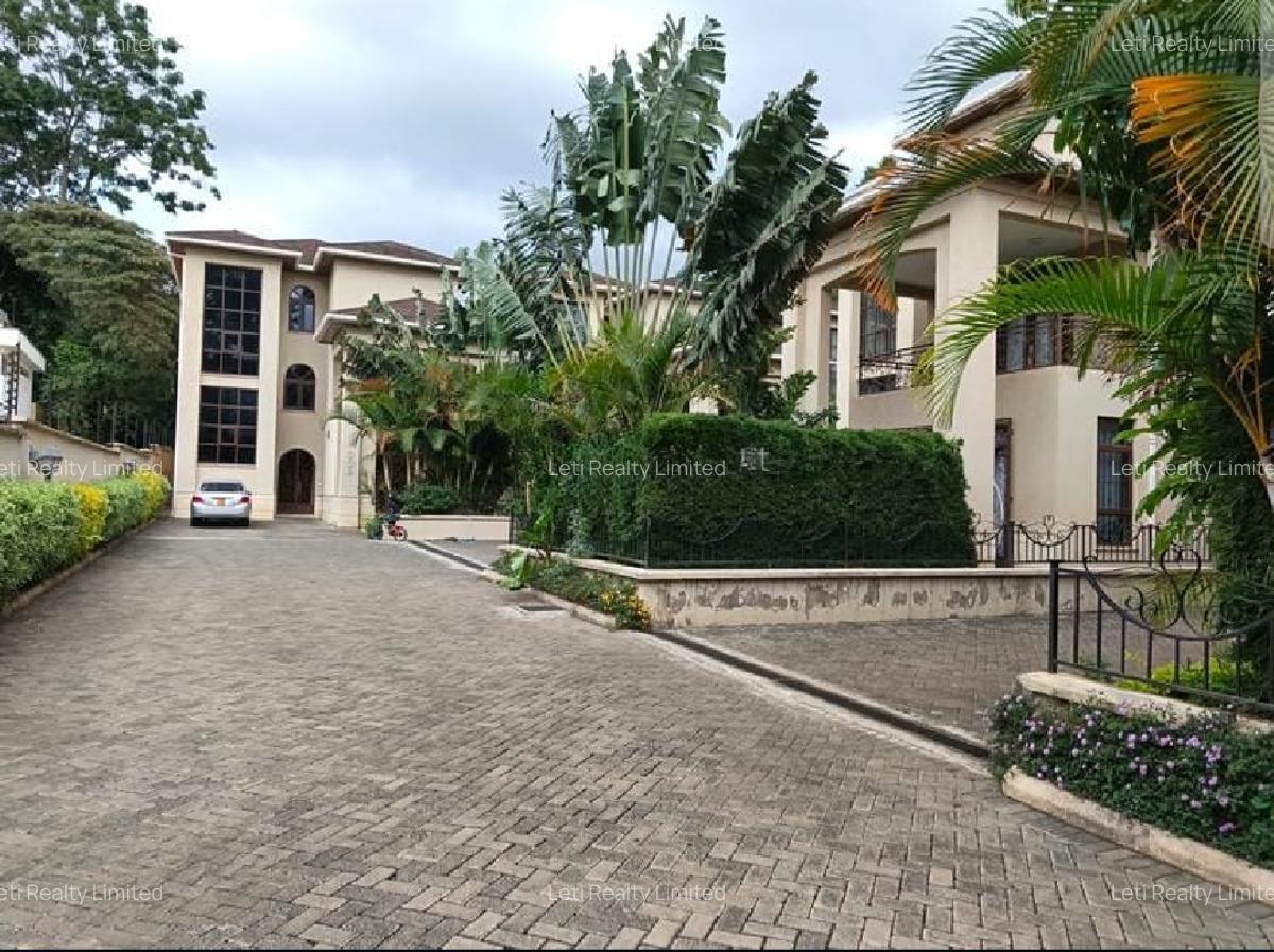 5 Bed Townhouse with En Suite in Lavington - 1
