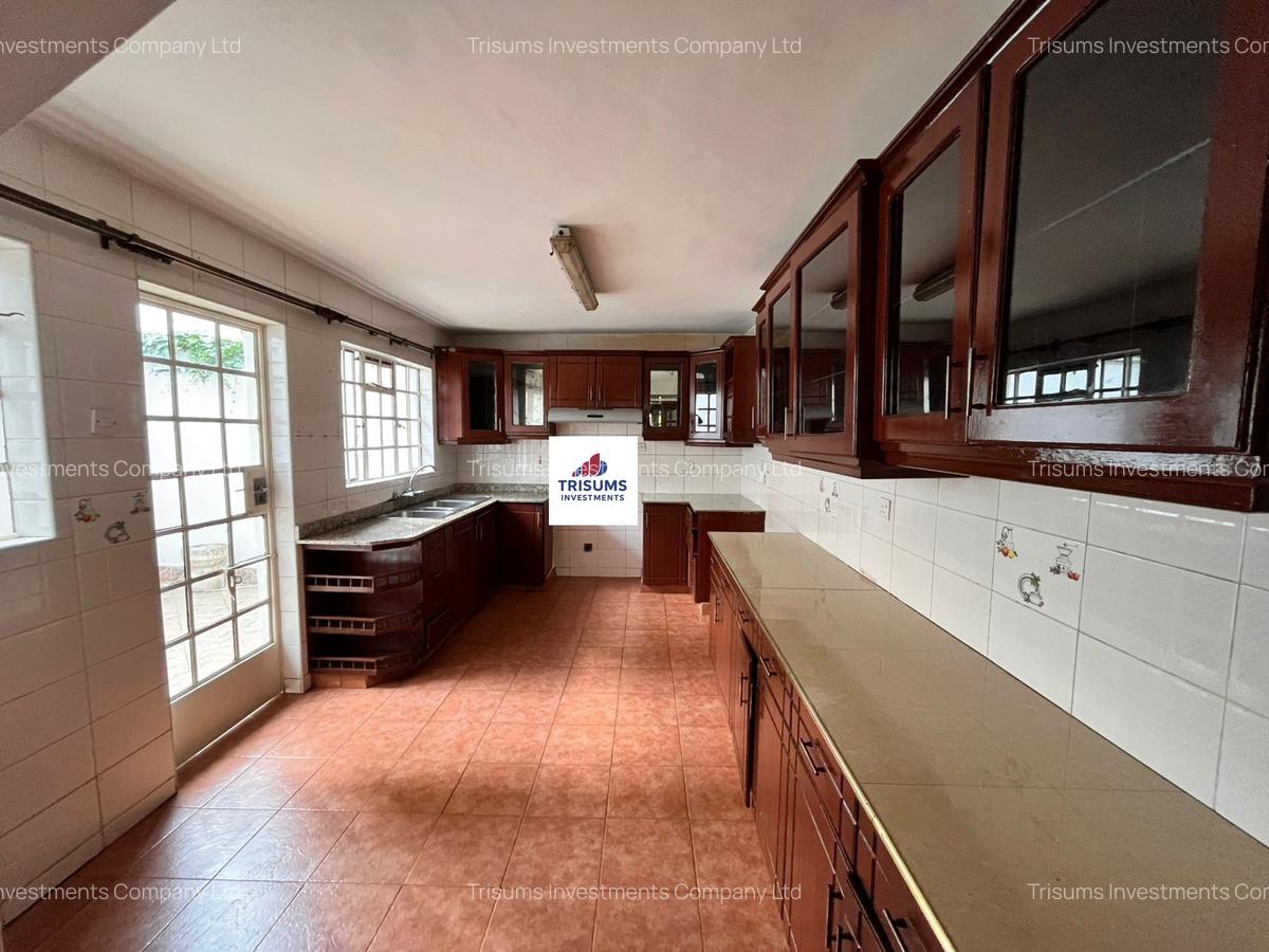 4 Bed Townhouse with En Suite in Westlands Area - 6