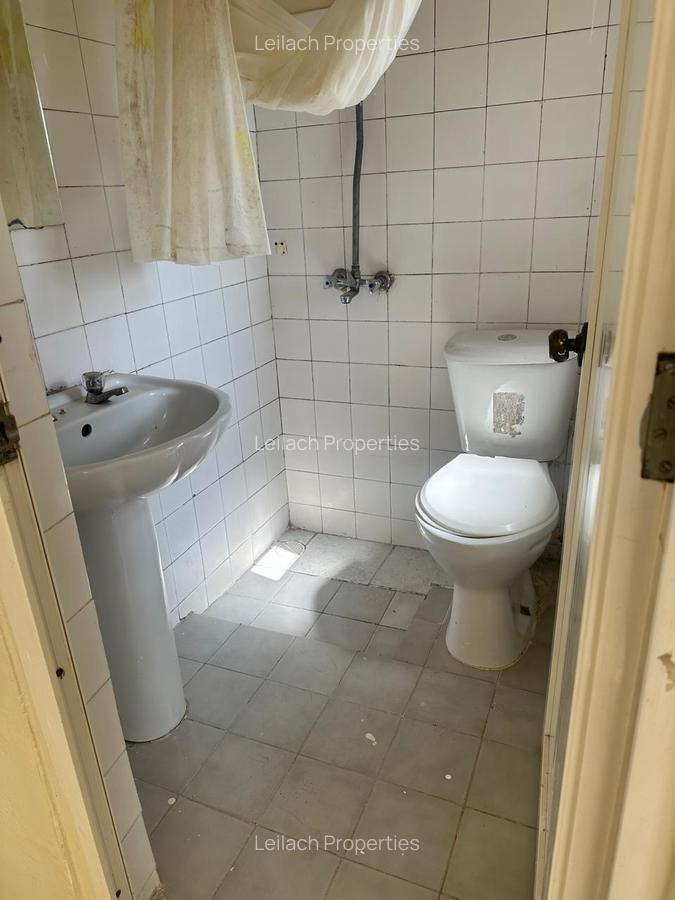 4 Bed House with En Suite in South C - 12