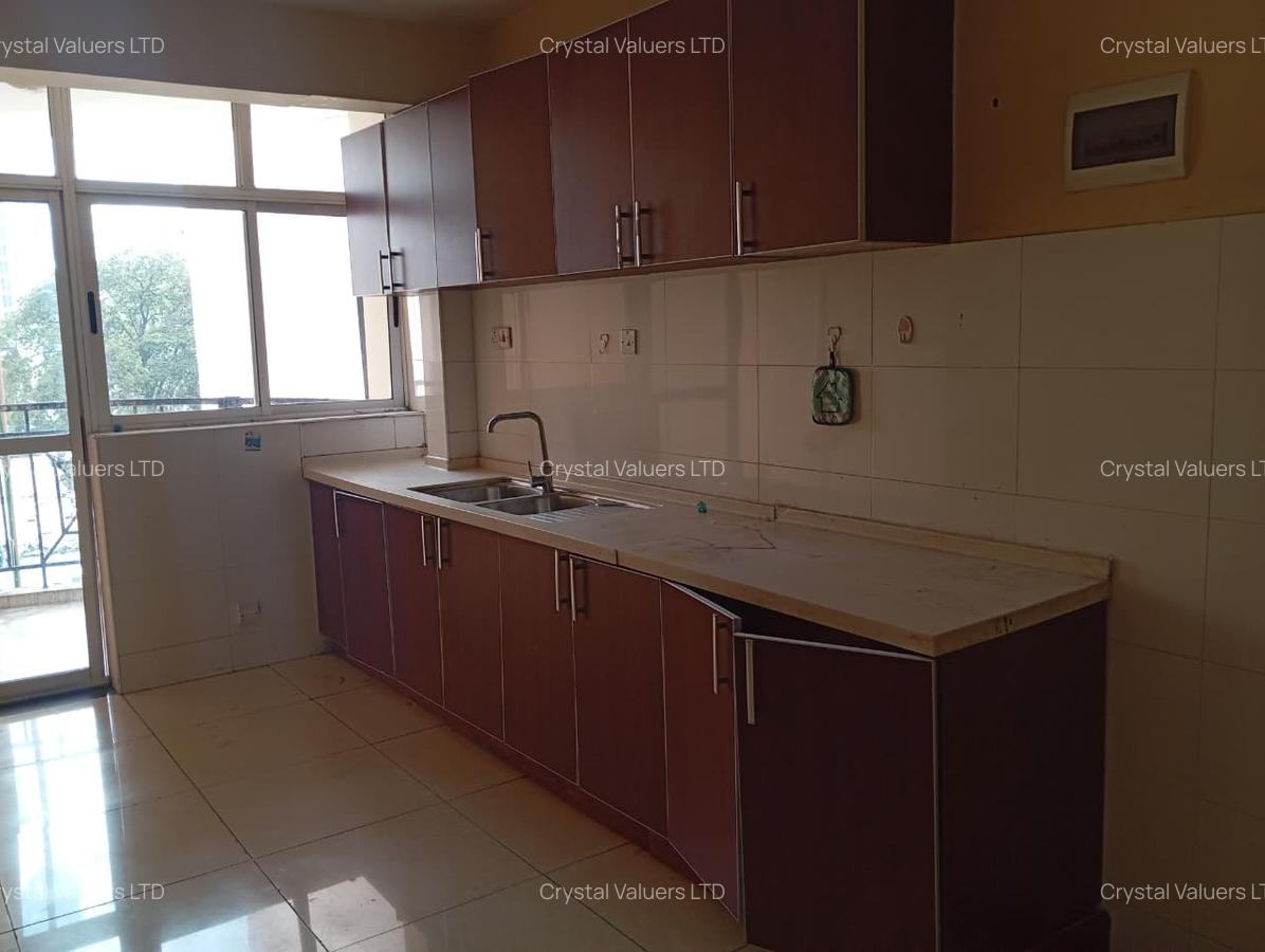 2 Bed Apartment with En Suite in Kilimani - 5