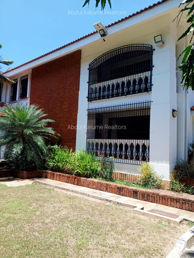 5 Bed House with En Suite at Nyali - 10