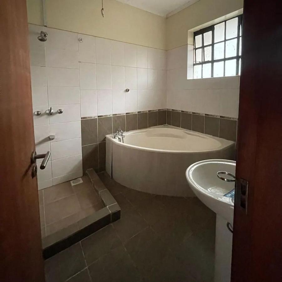 5 Bed Townhouse with En Suite at Mzima Springs - 8