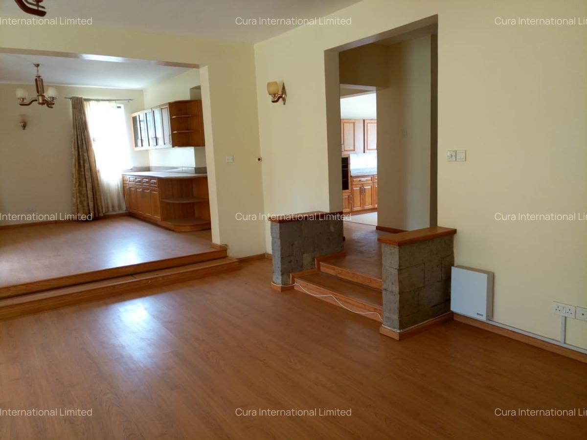 5 Bed House with En Suite in Runda - 3