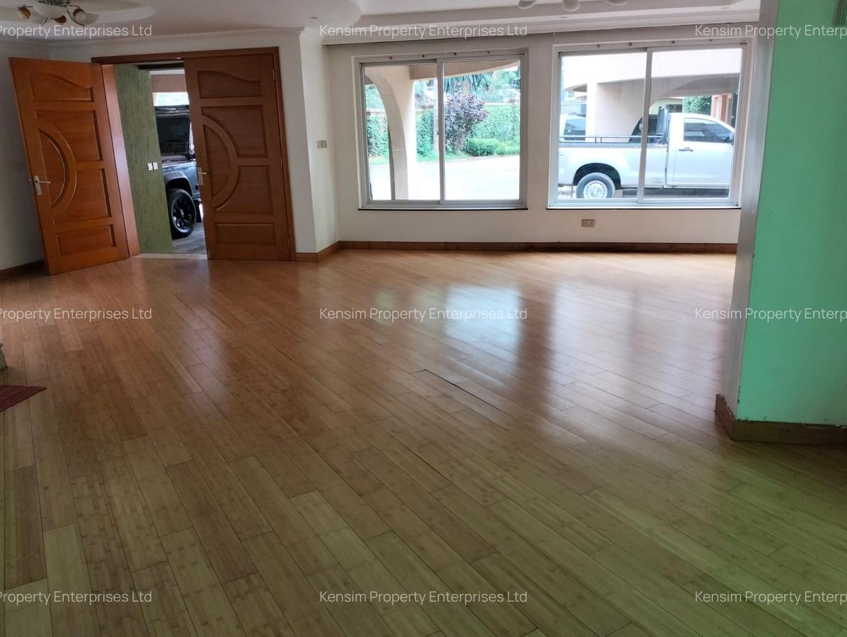4 Bed Townhouse with En Suite in Riverside - 4