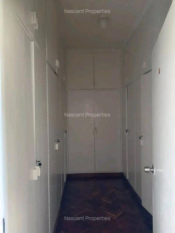 4 Bed House with En Suite in Spring Valley - 10