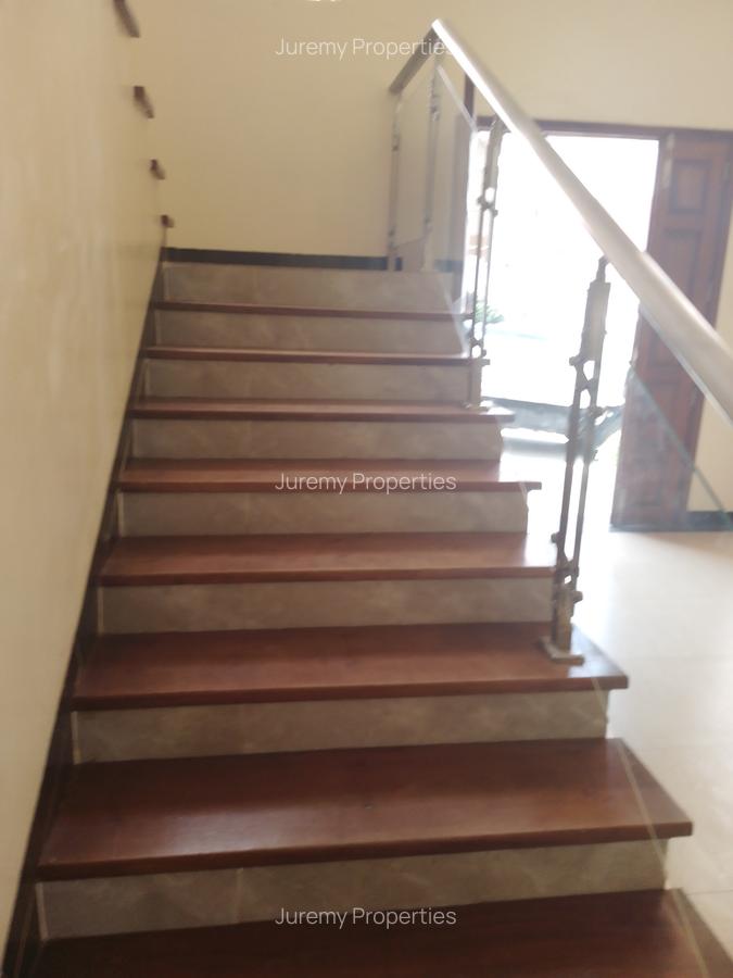 5 Bed Townhouse with En Suite in Lavington - 4