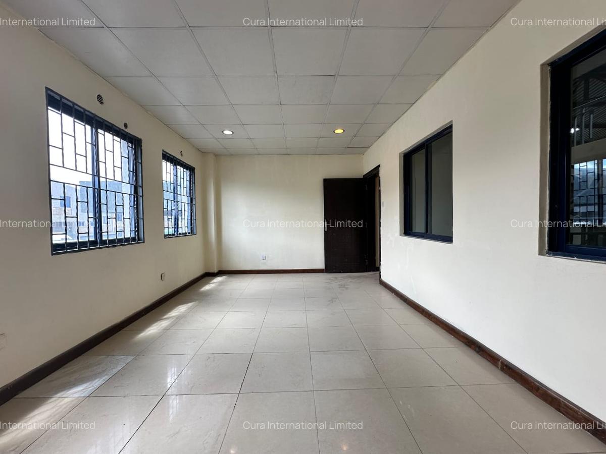 9,000 ft² Warehouse in Syokimau - 2