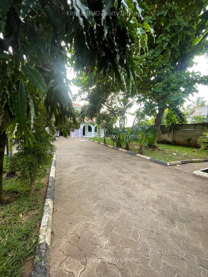 4 Bed Villa with En Suite in Nyali Area - 1