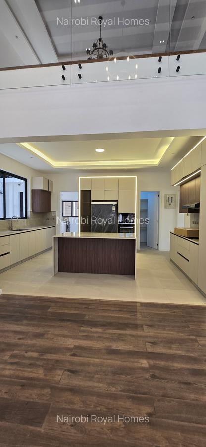6 Bed Townhouse with En Suite at Lavington Green - 18