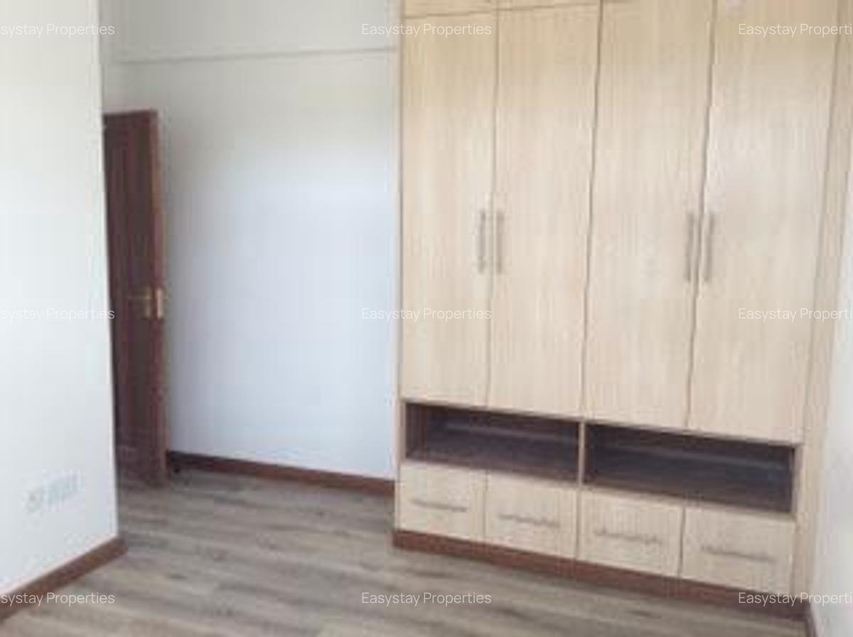 3 Bed Apartment with En Suite in Nyari - 5