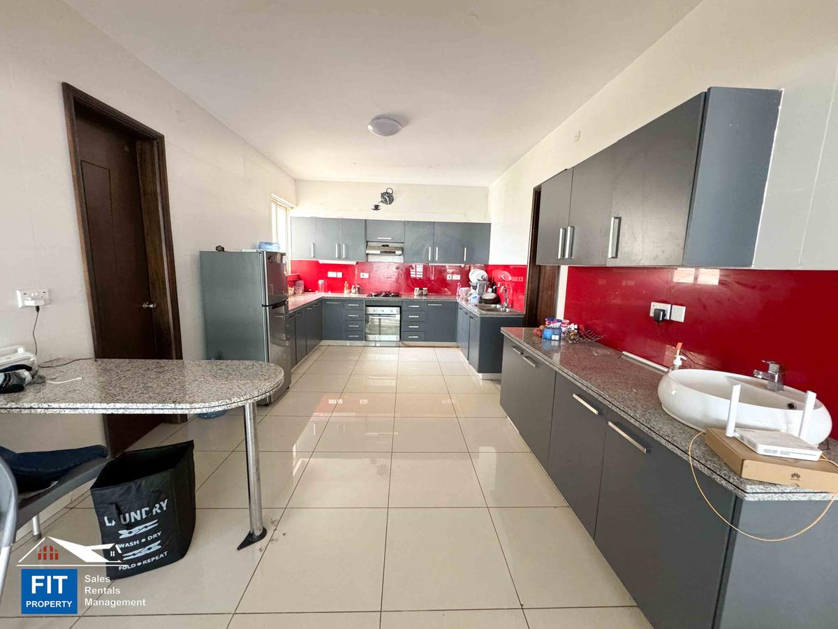 3 Bed Apartment with En Suite at 6Th Parklands - 7