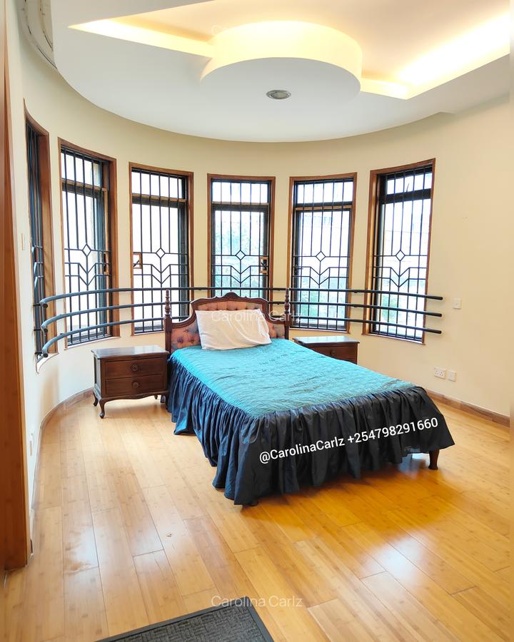 5 Bed Villa with En Suite at Kyuna Road - 9