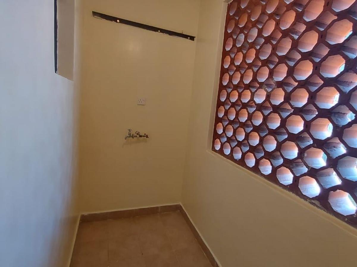 3 Bed Apartment with En Suite at Fourways Junction Estate - 16