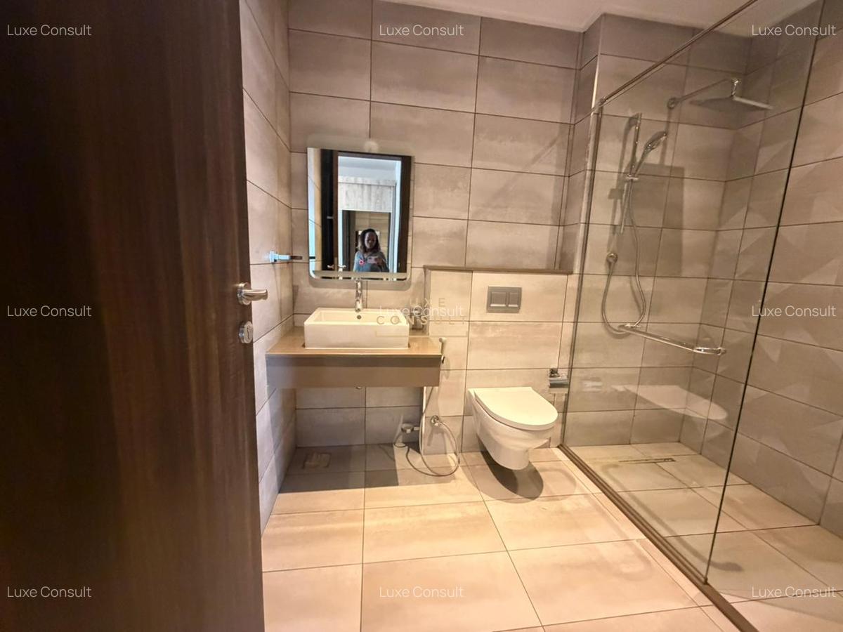 3 Bed Apartment with En Suite in General Mathenge - 11