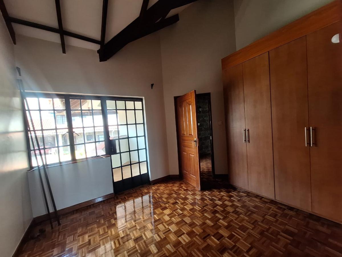 4 Bed Townhouse with En Suite in Spring Valley - 16